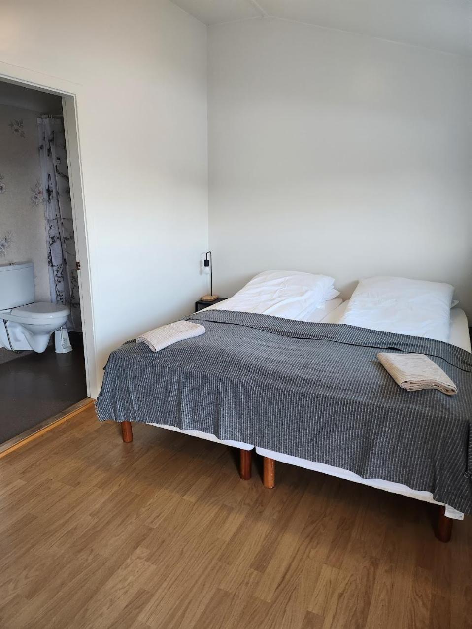 Fjos Guesthouse 瓦玛里德 外观 照片