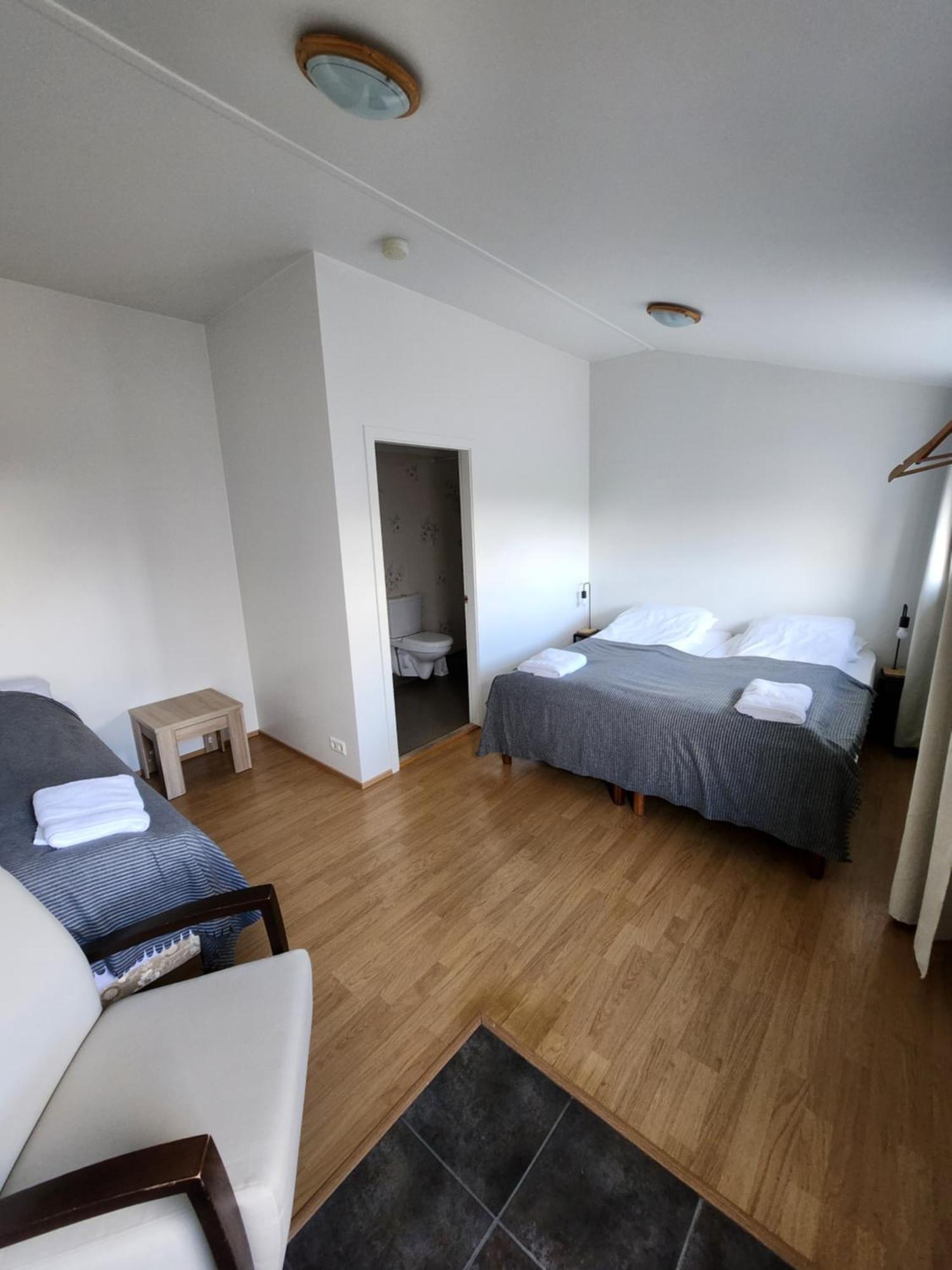 Fjos Guesthouse 瓦玛里德 外观 照片